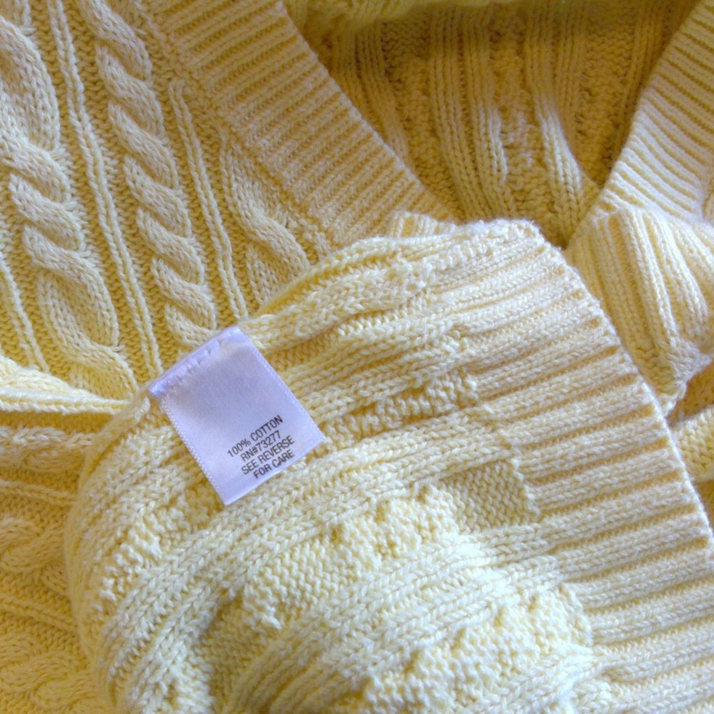 Pullover V-neck Sweater Small - Picture 3 of 6